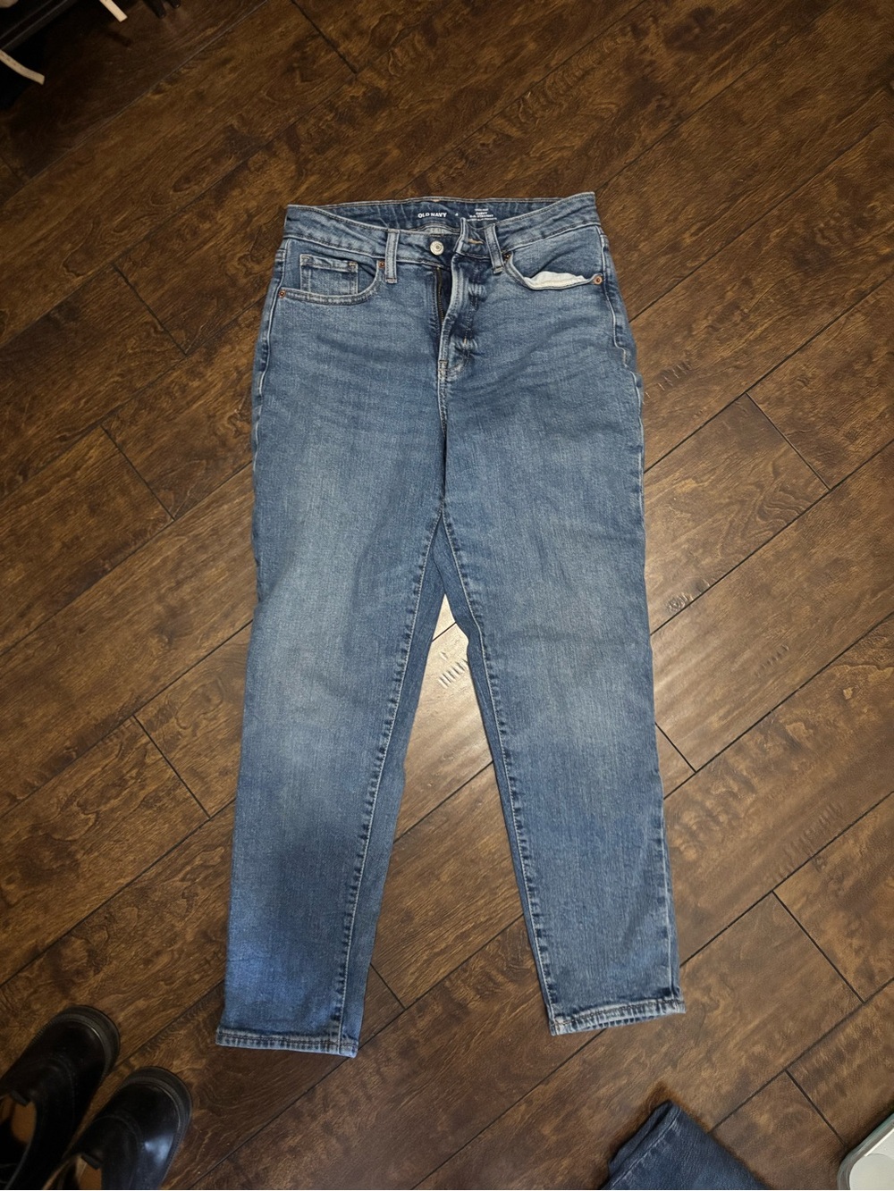 Old Navy women’s high rise curvy O.G. Straight Jeans in Medium Blue Wash